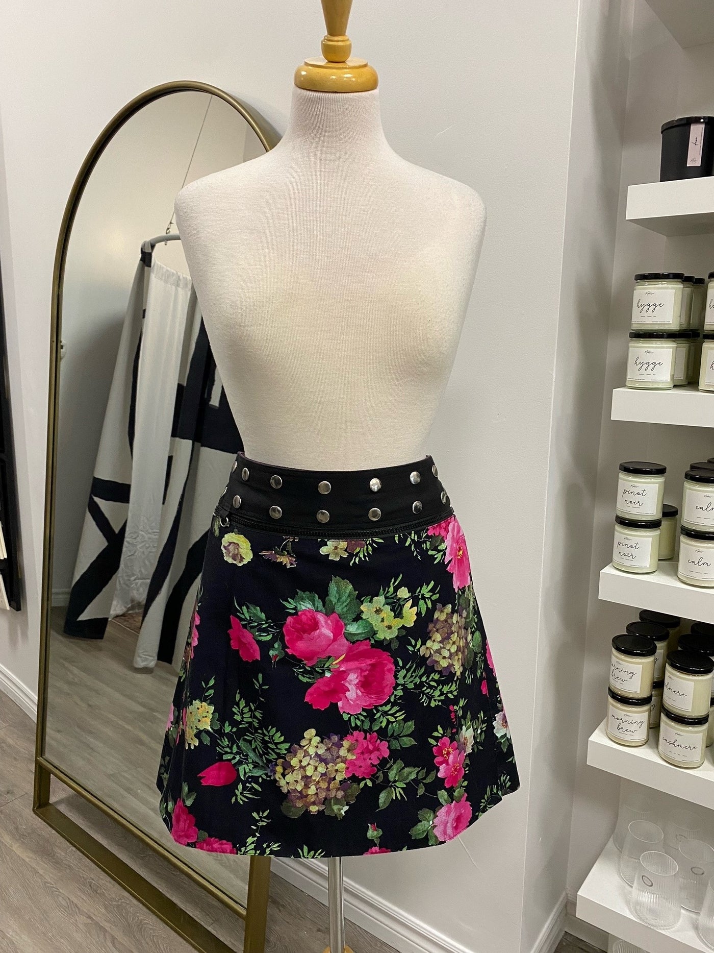 Pre Loved,  Zand Amsterdam Adjustable Skirt, Floral Reversible