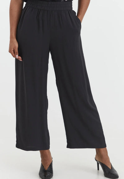 B. Young Joella Cropped Trousers, Black